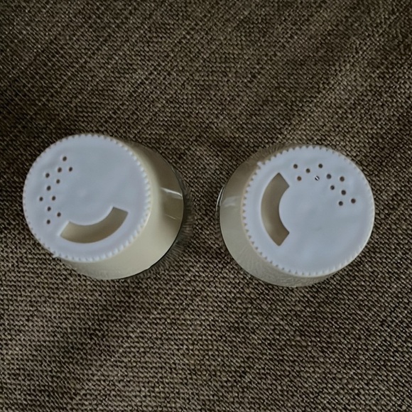 Vintage Gemco The Rangers Salt & Pepper Shakers Plastic Lid & Clear Glass Jar - Picture 4 of 6